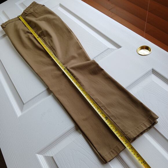 Old Navy Straight Ultimate Built-In Flex Chino Pants 40W x 30L Doe a Deer - Picture 12 of 13
